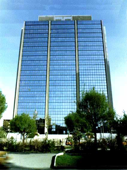 build.jpg (42322 bytes)